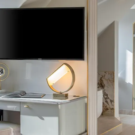 מלון Elysia By Inwood 5*