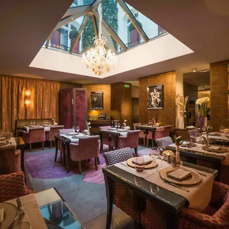 Hotel Elysia Paris